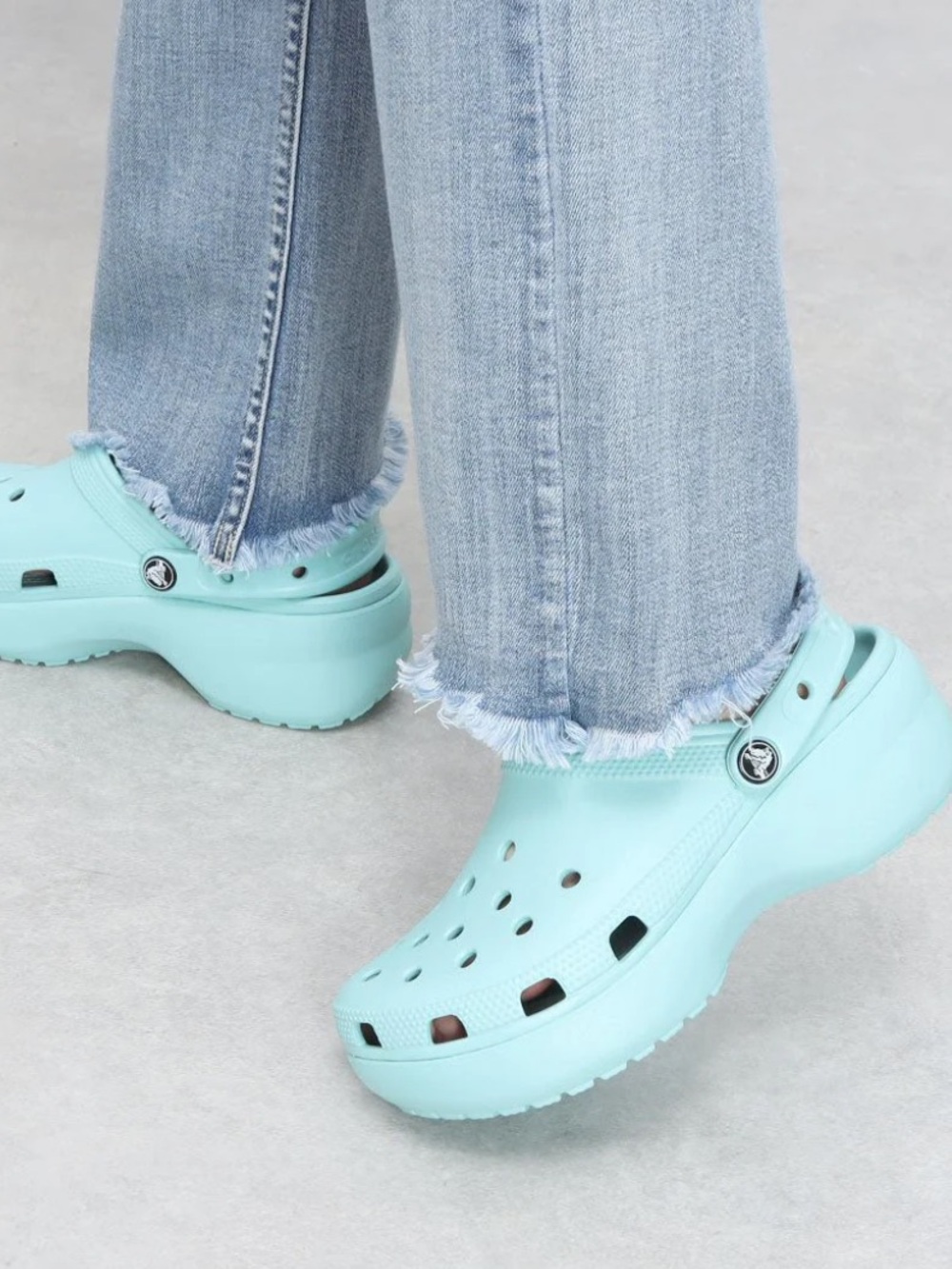 Crocs Baya Platform Women's Clogs
Iconic comfort